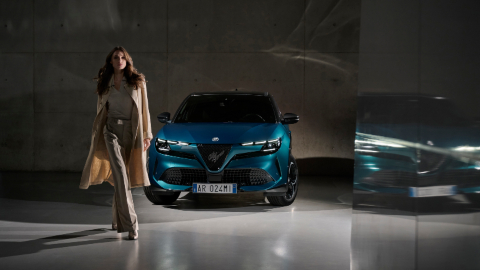 Alfa Romeo Junior Blue Leasing