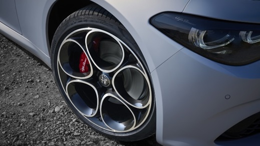 Alfa romeo Junior front wheel close up