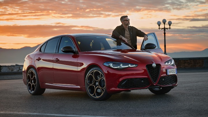 Red Alfa Romeo Giulia Exterior Front Static