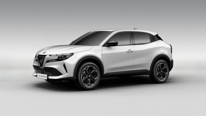 Alfa Romeo Junior Elettrica white trim