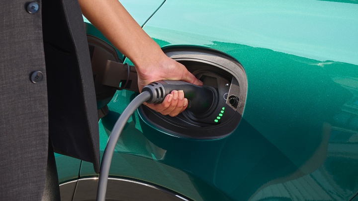 Green Alfa Romeo Tonale Exterior Charging