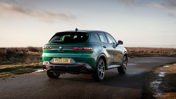 Green Alfa Romeo Tonale rear right angle static