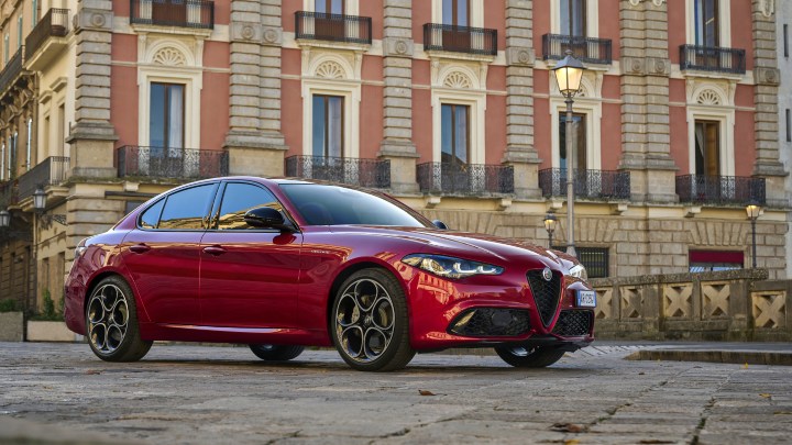 Alfa Romeo Giulia Red static