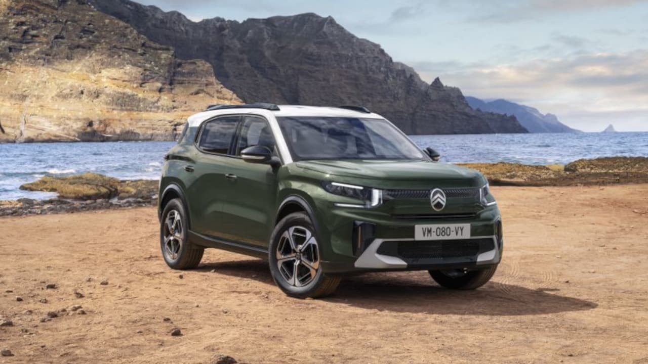 Citroen C3 Aircross Angle Near Water