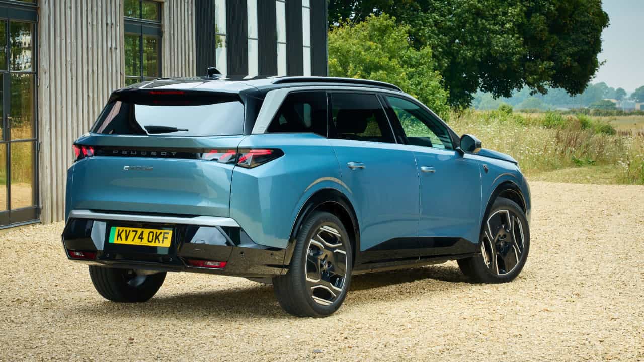 Peugeot e-5008 Rear Angle Blue