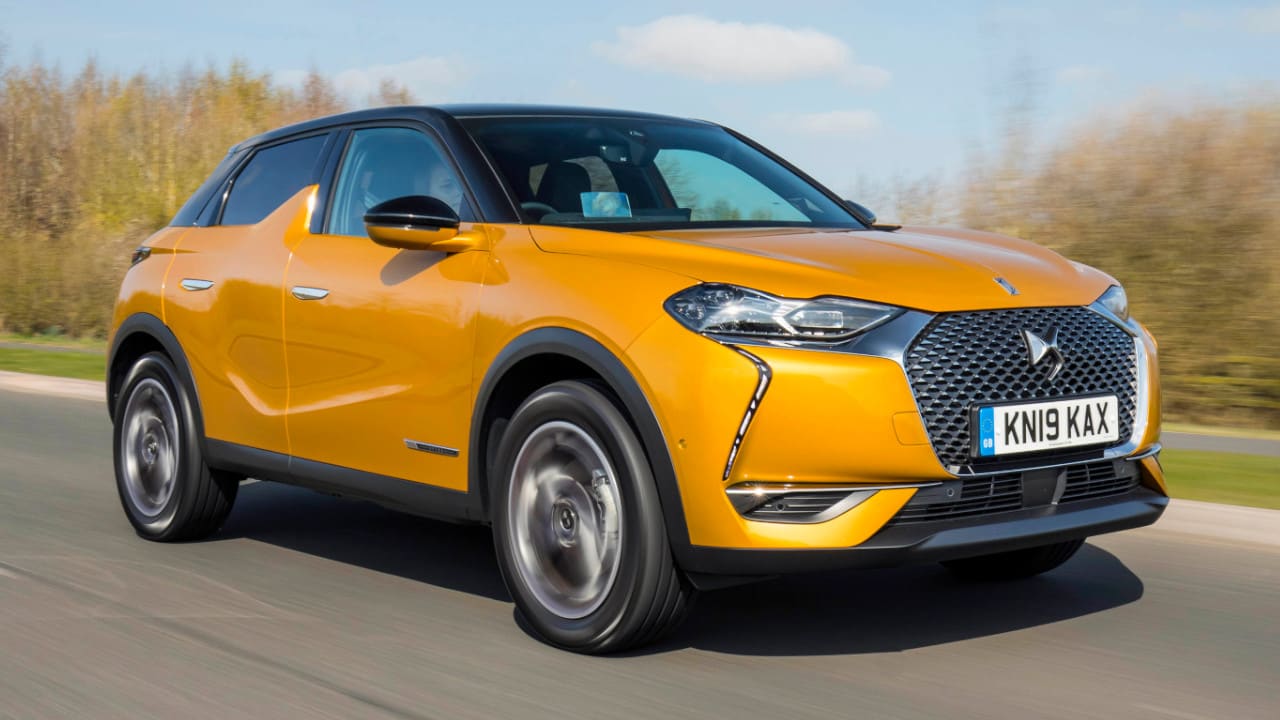 Yellow DS 3 CROSSBACK Exterior Front Driving