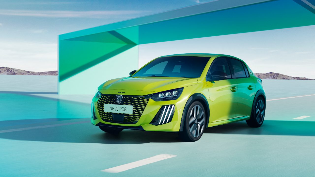 Peugeot 208 green front right angle