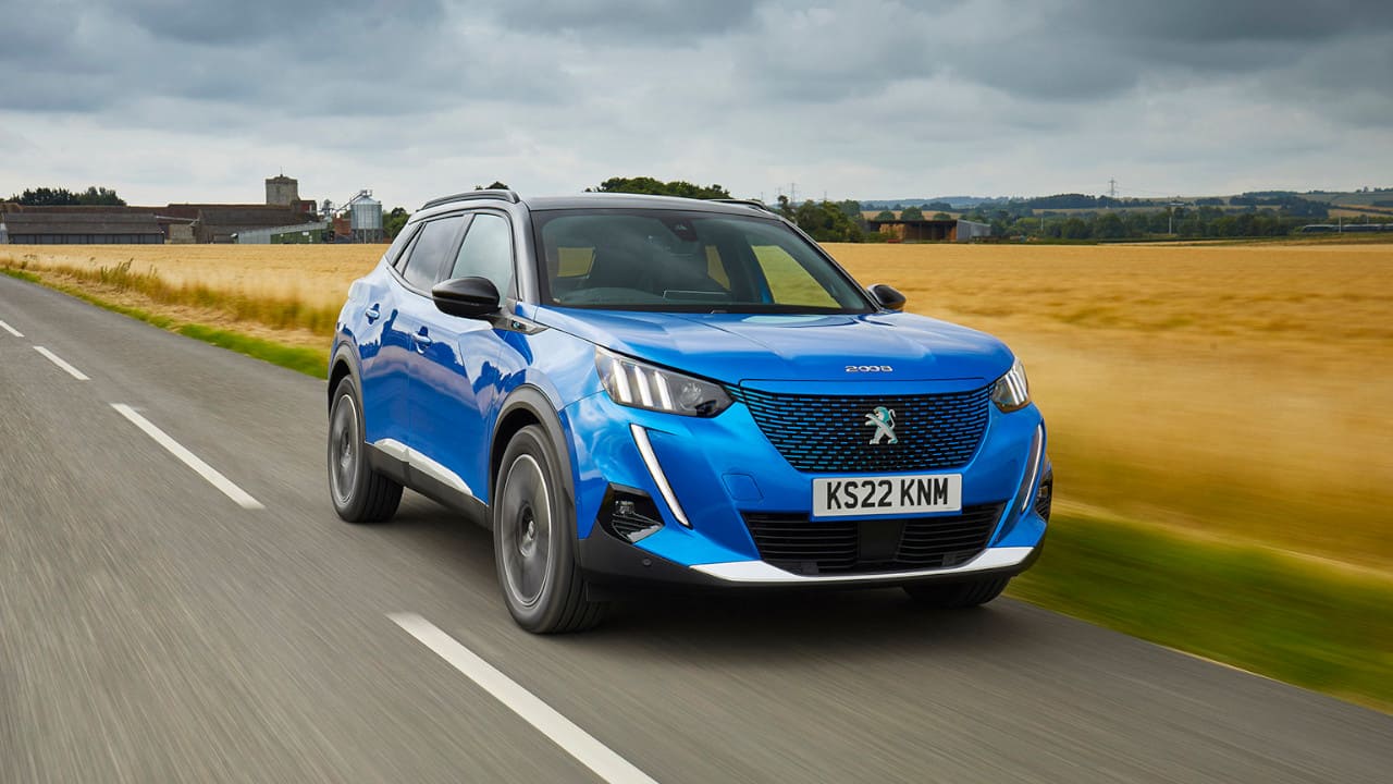 Peugeot e-2008 Exterior Front Driving