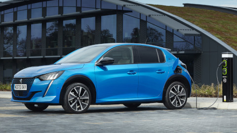 Peugeot e-208 Charging