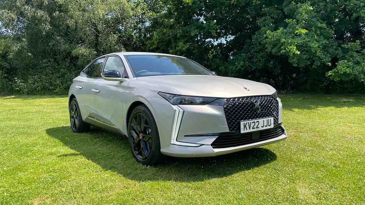 DS 4 E-TENSE parked on lawn