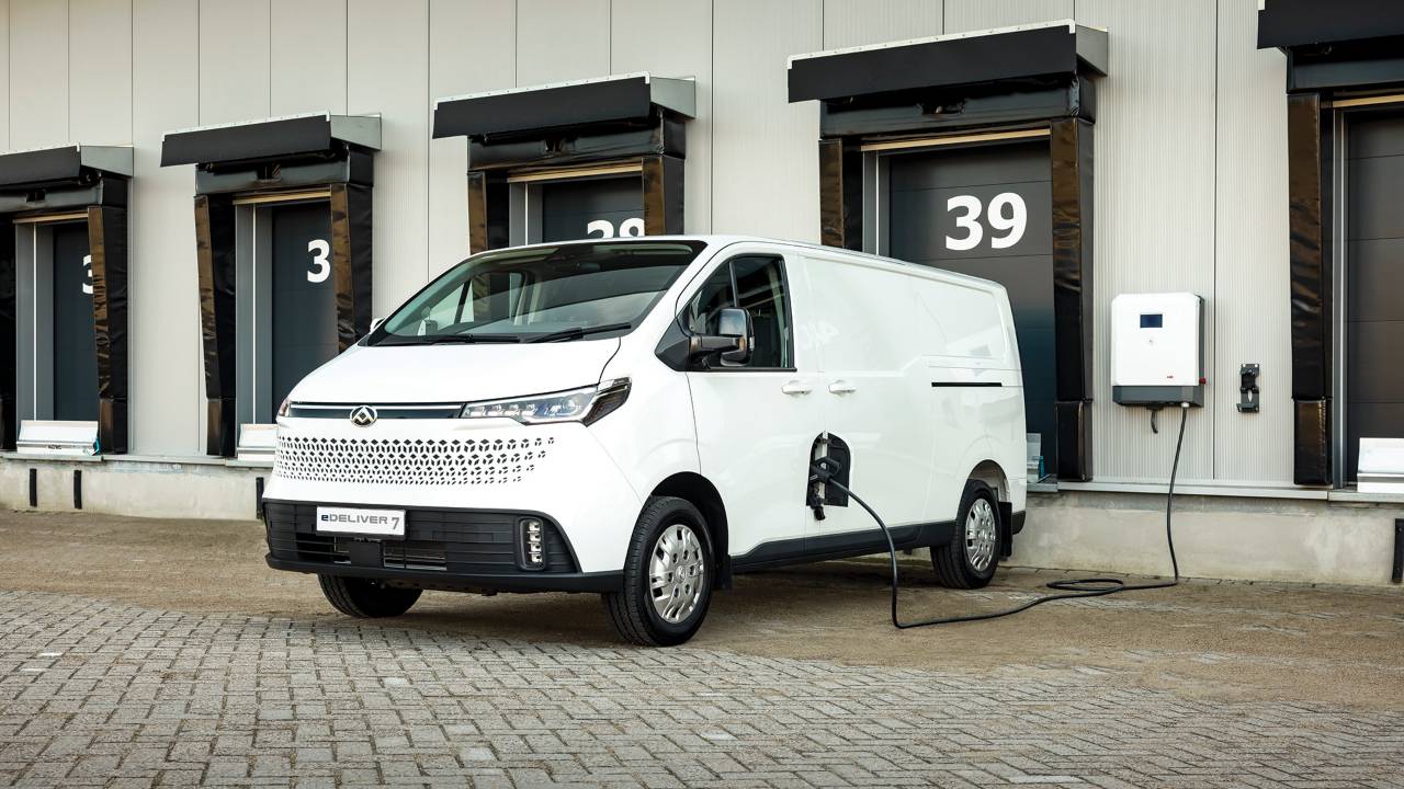 White MAxus edeliver static charging
