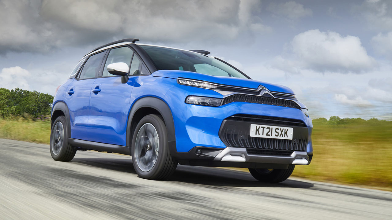 Citroen C3 AIRCROSS driving in countryside