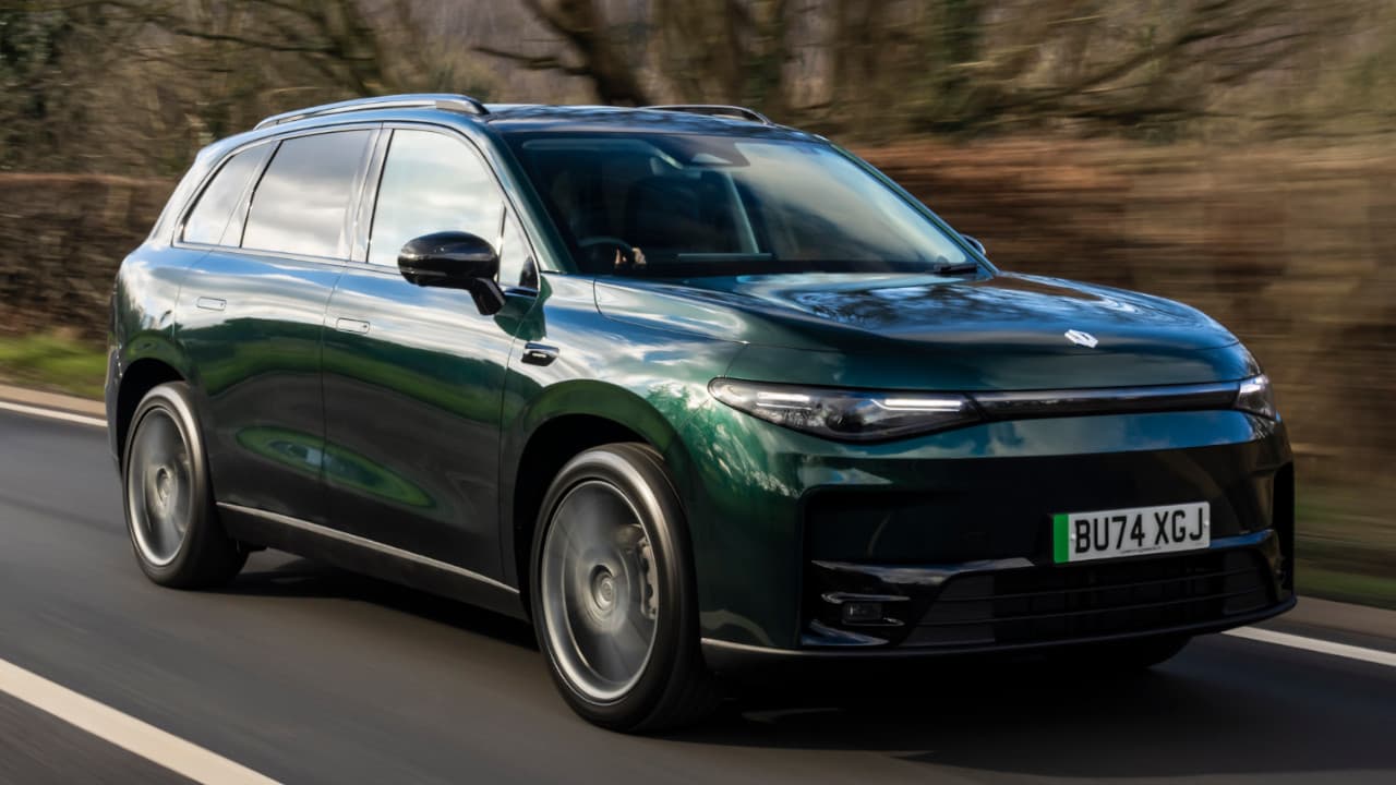 Leapmotor C10 Driving in Green