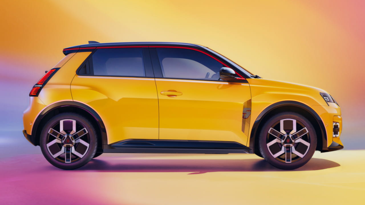 Renault 5 in Yellow Lifestyle