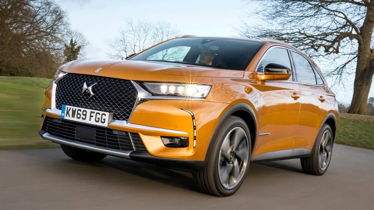 Orange DS 7 CROSSBACK Exterior Front Driving