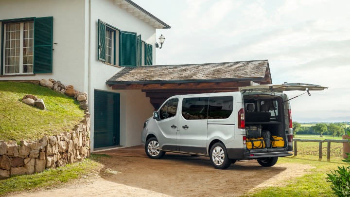 Nissan Primastar with rear open 