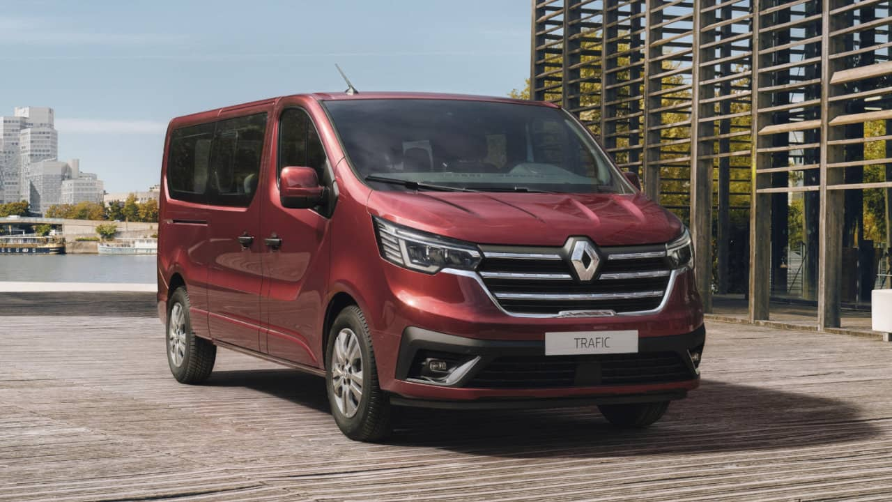 Renault Trafic 8 Seater