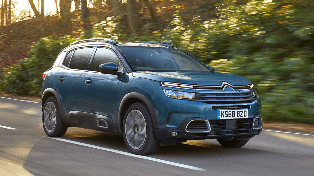 Blue Citroen C5 AIRCROSS, driving