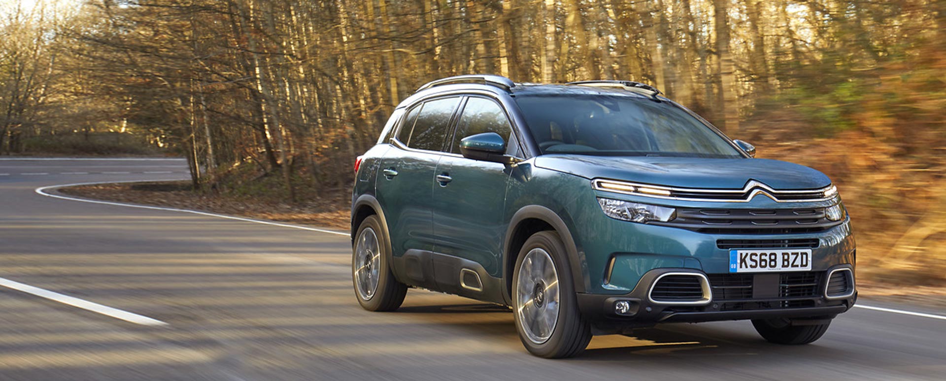 Blue Citroen C5 AIRCROSS, driving