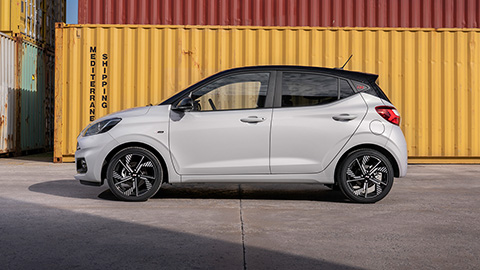 Silver Hyundai i10 Side
