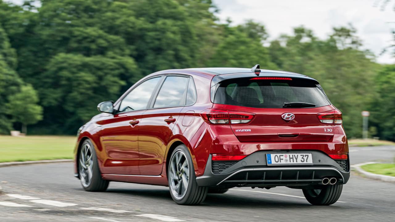 Red Hyundai i30 Exterior Rear Driving