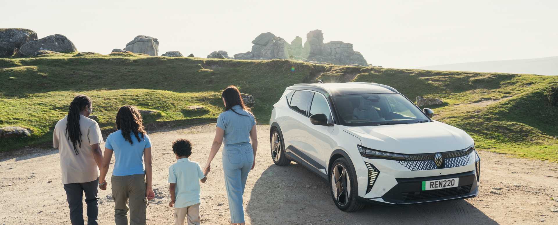 Renault Scenic with family