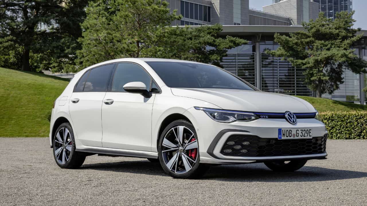 White Volkswagen Golf GTE Exterior Static