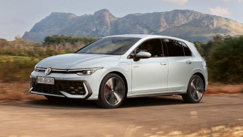 Golf eHybrid GTE Driving Through the Desert
