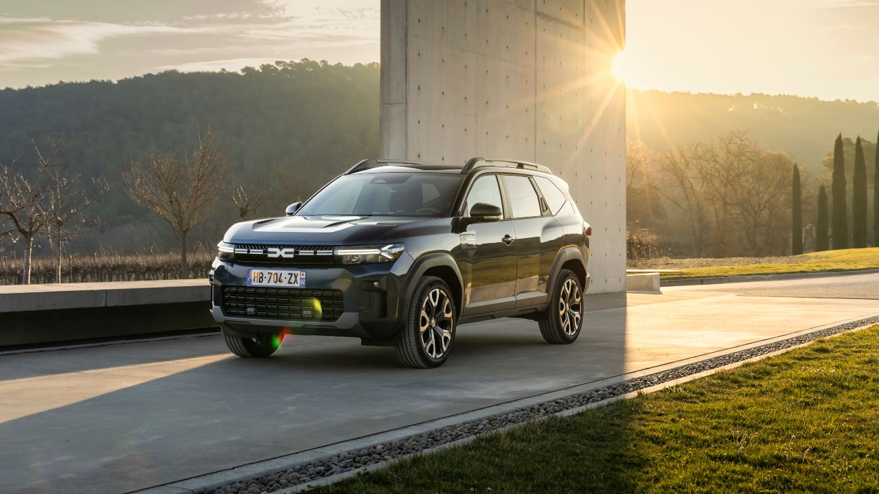 Dacia Bigster static sunshine