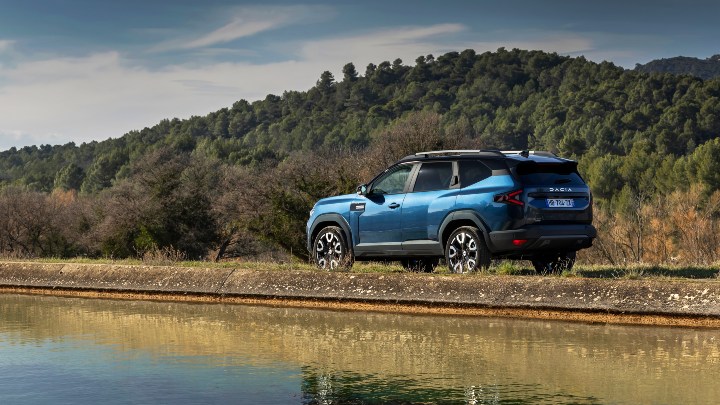 Dacia Bigster blue near water