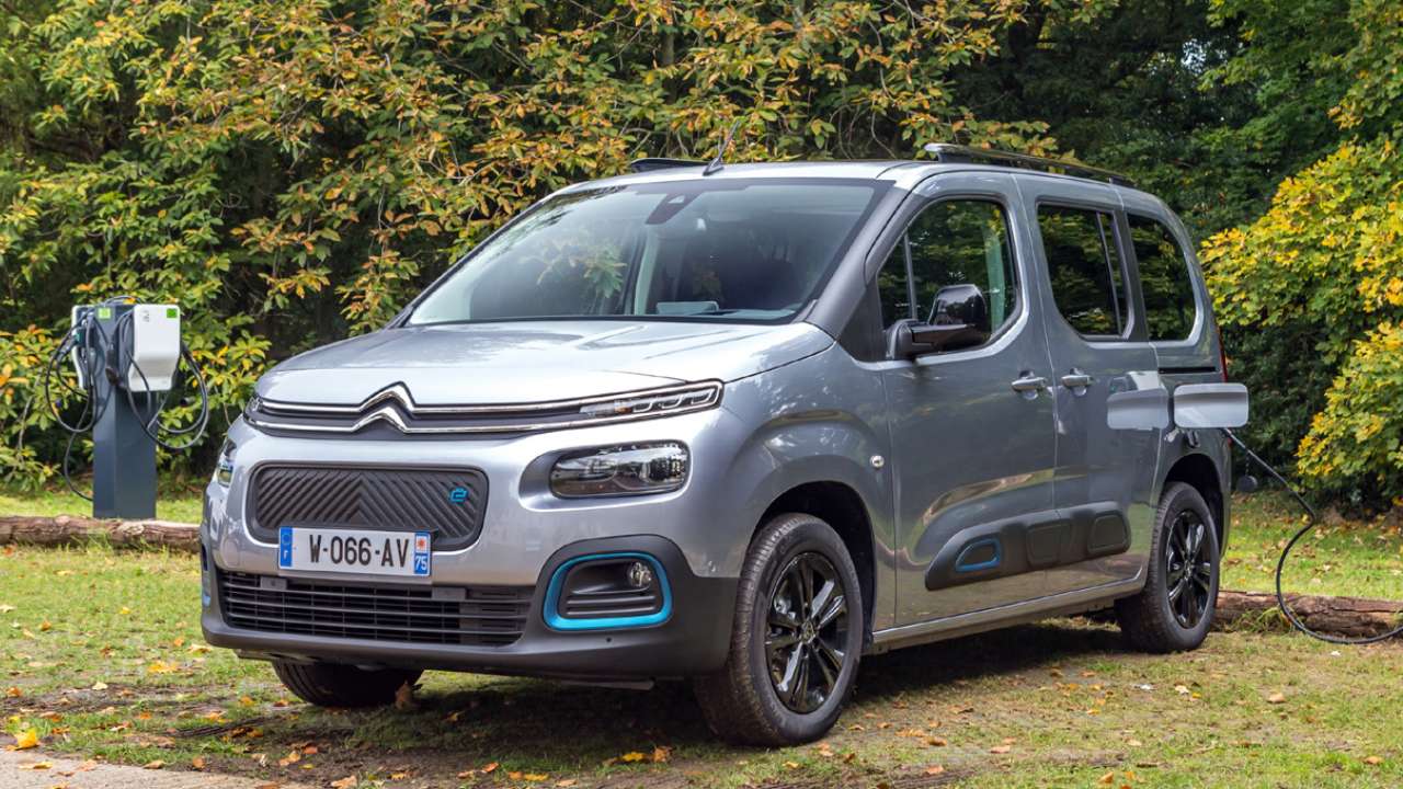 Silver Citroën e-Berlingo