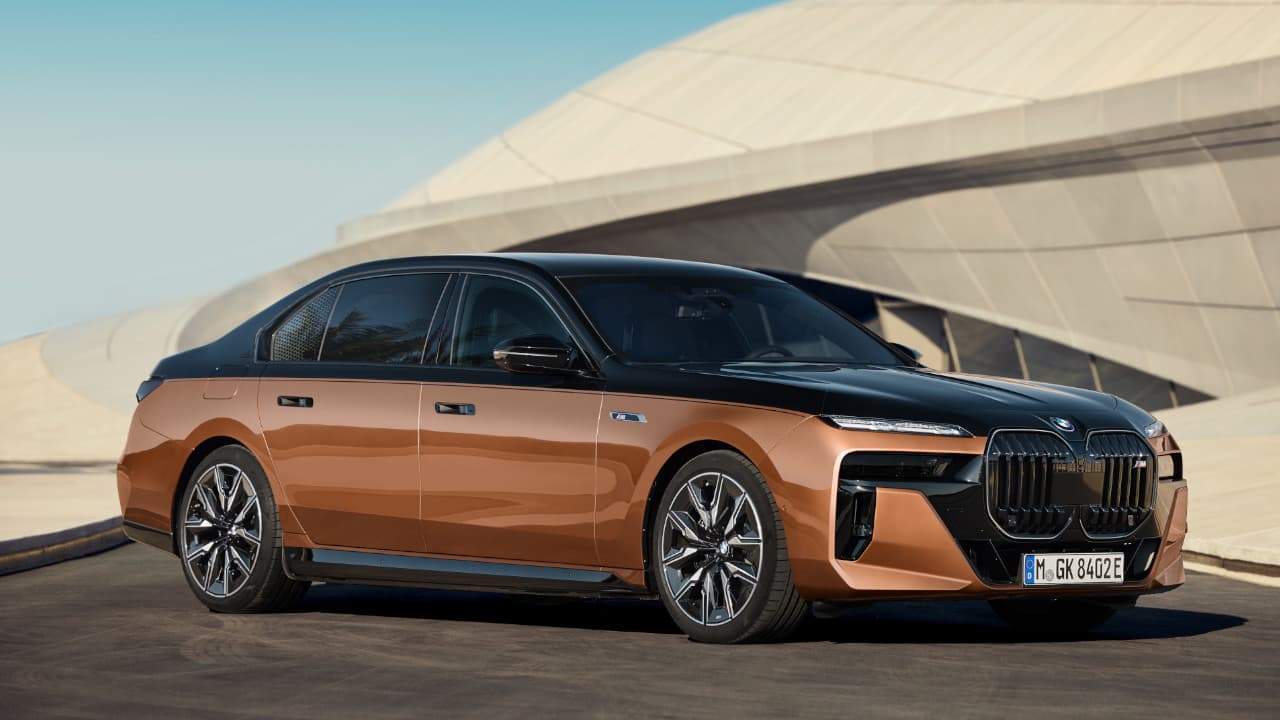 BMW i7 Front Static