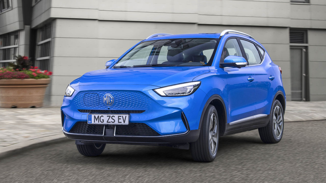 Blue MG ZS EV, front quarter driving shot