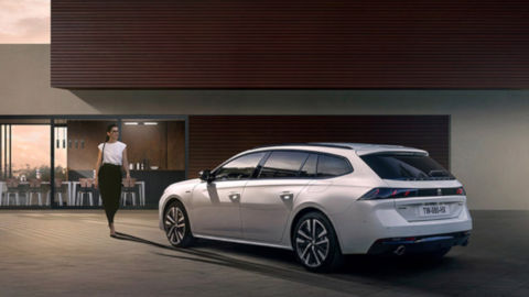 Peugeot 508/Businesswoman