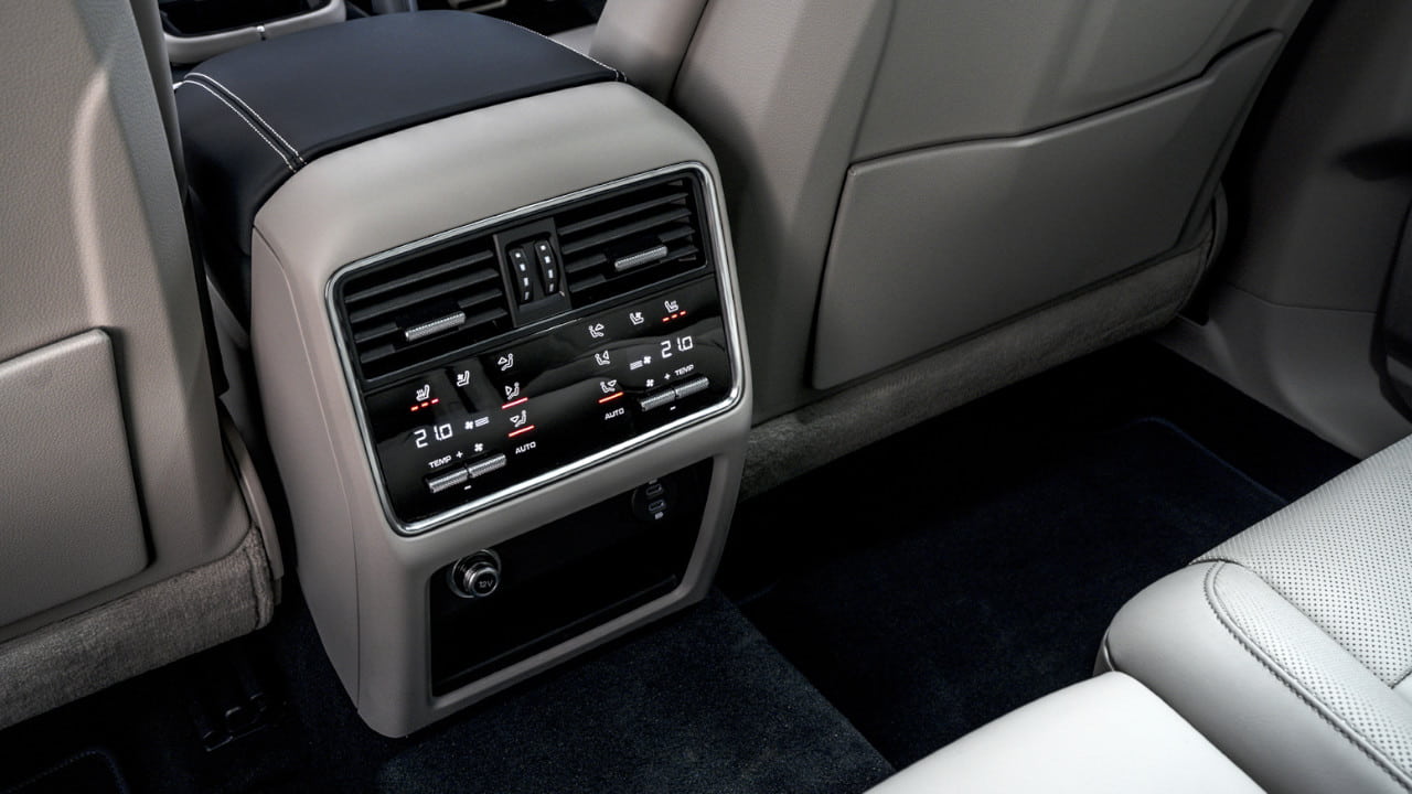 Dual Zone Climate Control Rear Controls