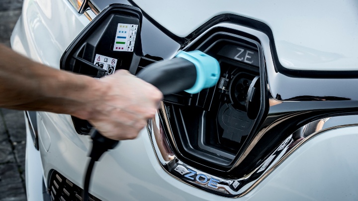 Renault Zoe Van white charging