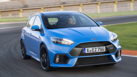 Blue Ford Focus RS Exterior Track