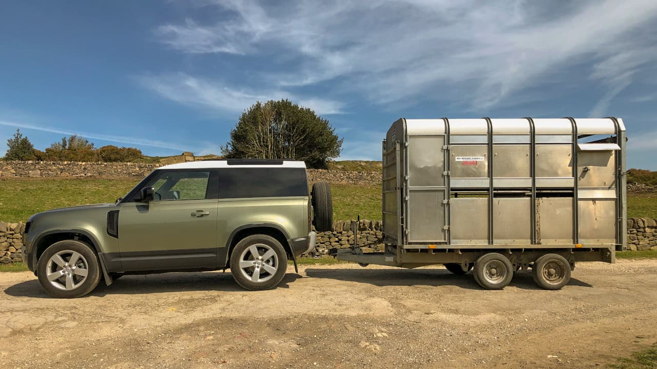 Land Rover Defender 90 Towing