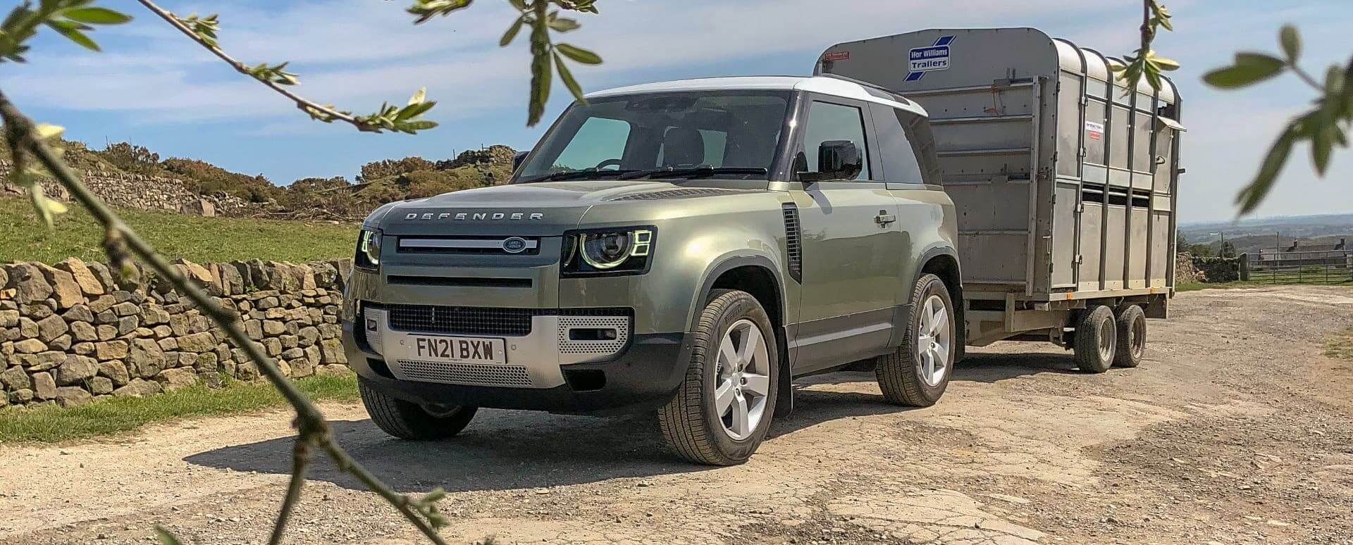 Land Rover Defender 90 Towing