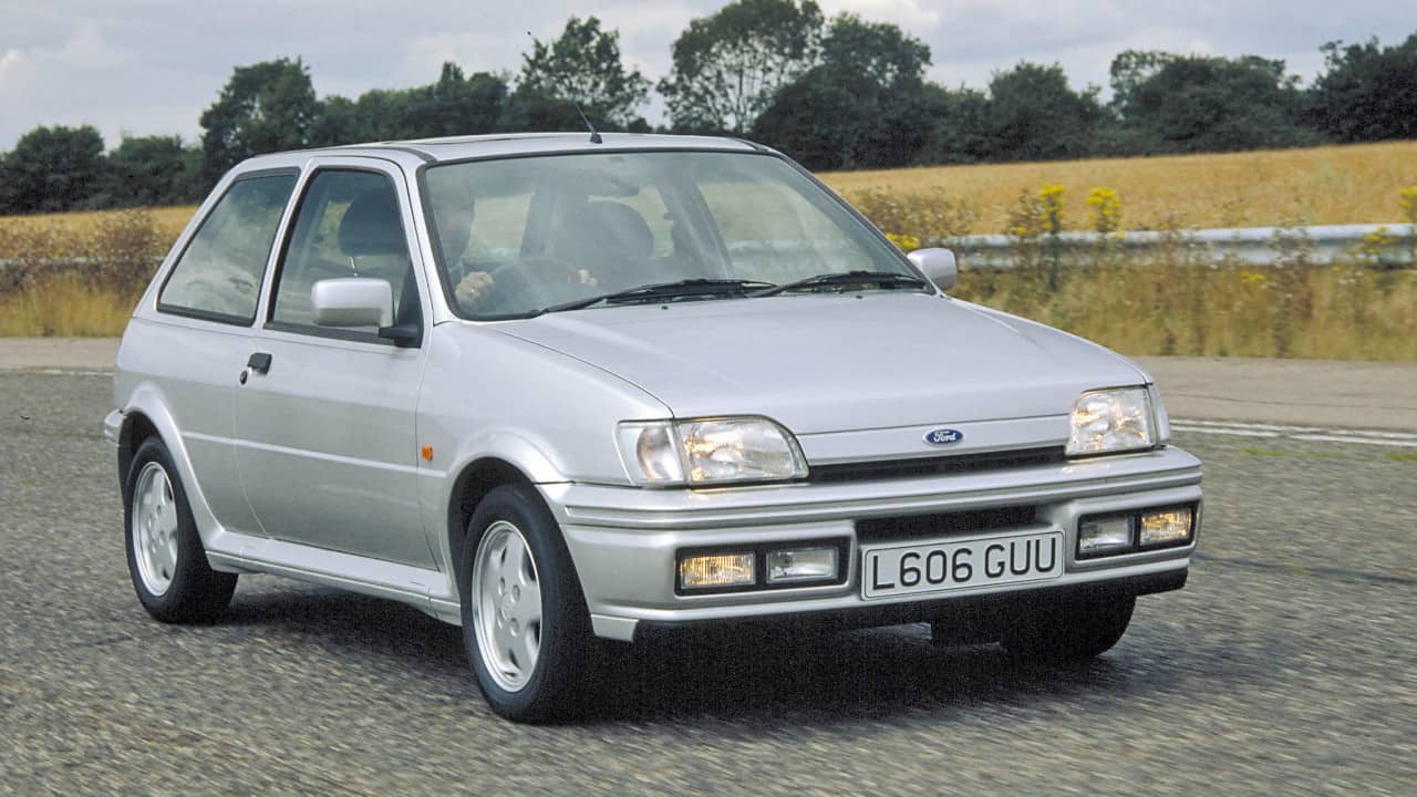 Silver Ford Fiesta Mk3 Exterior Front Driving