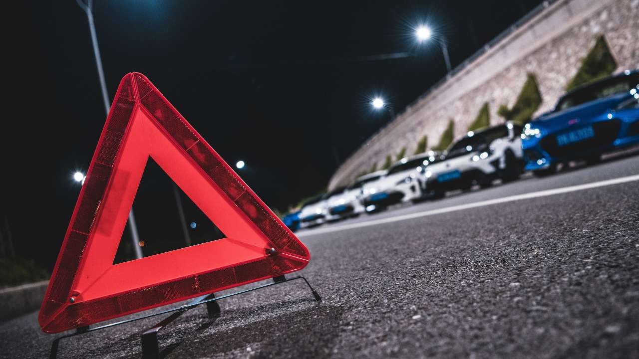 Vehicle warning triangle