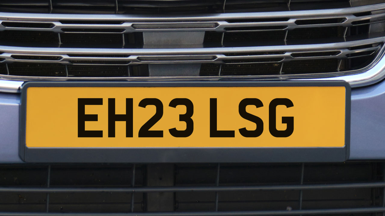 Registration plate with yellow background