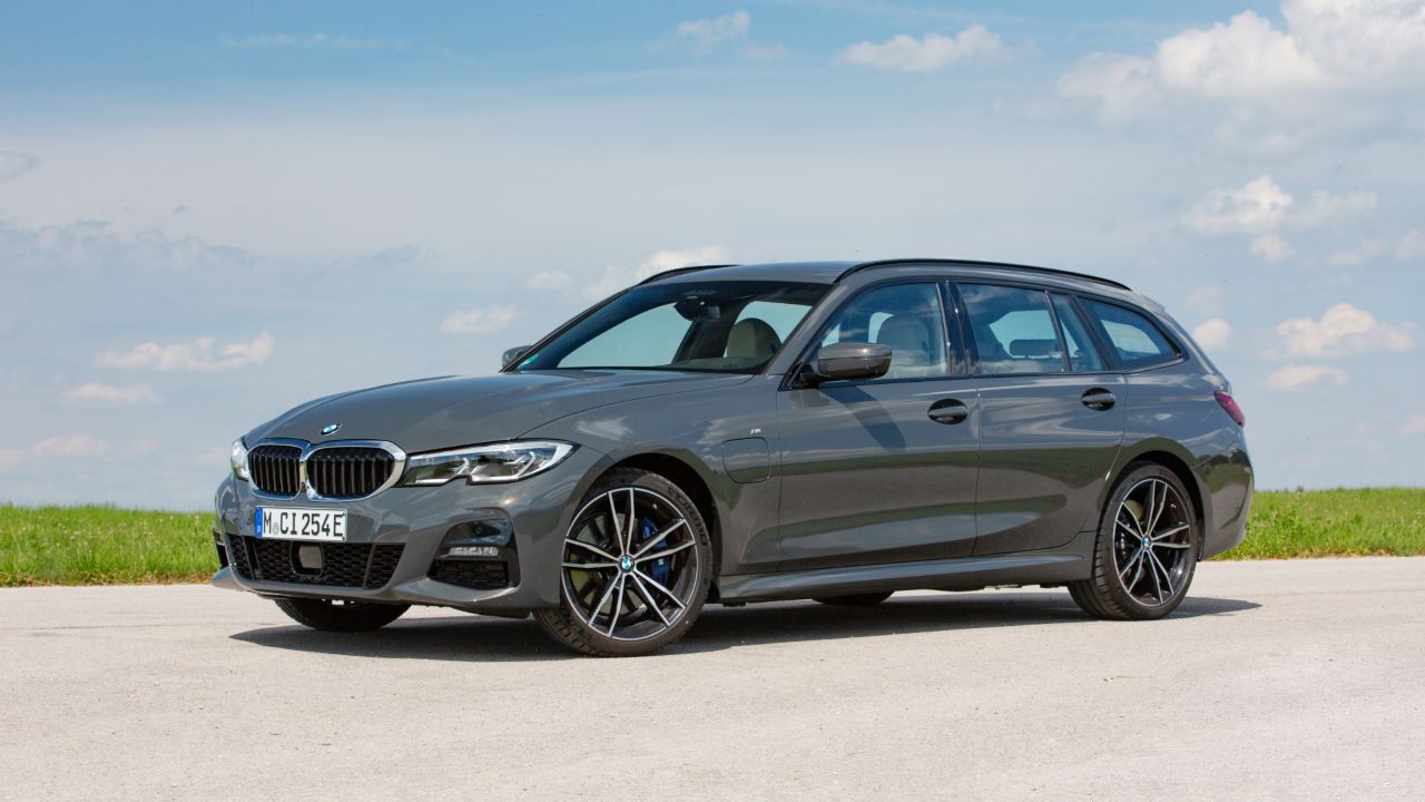 Grey BMW 3 Series Touring Exterior Front Static