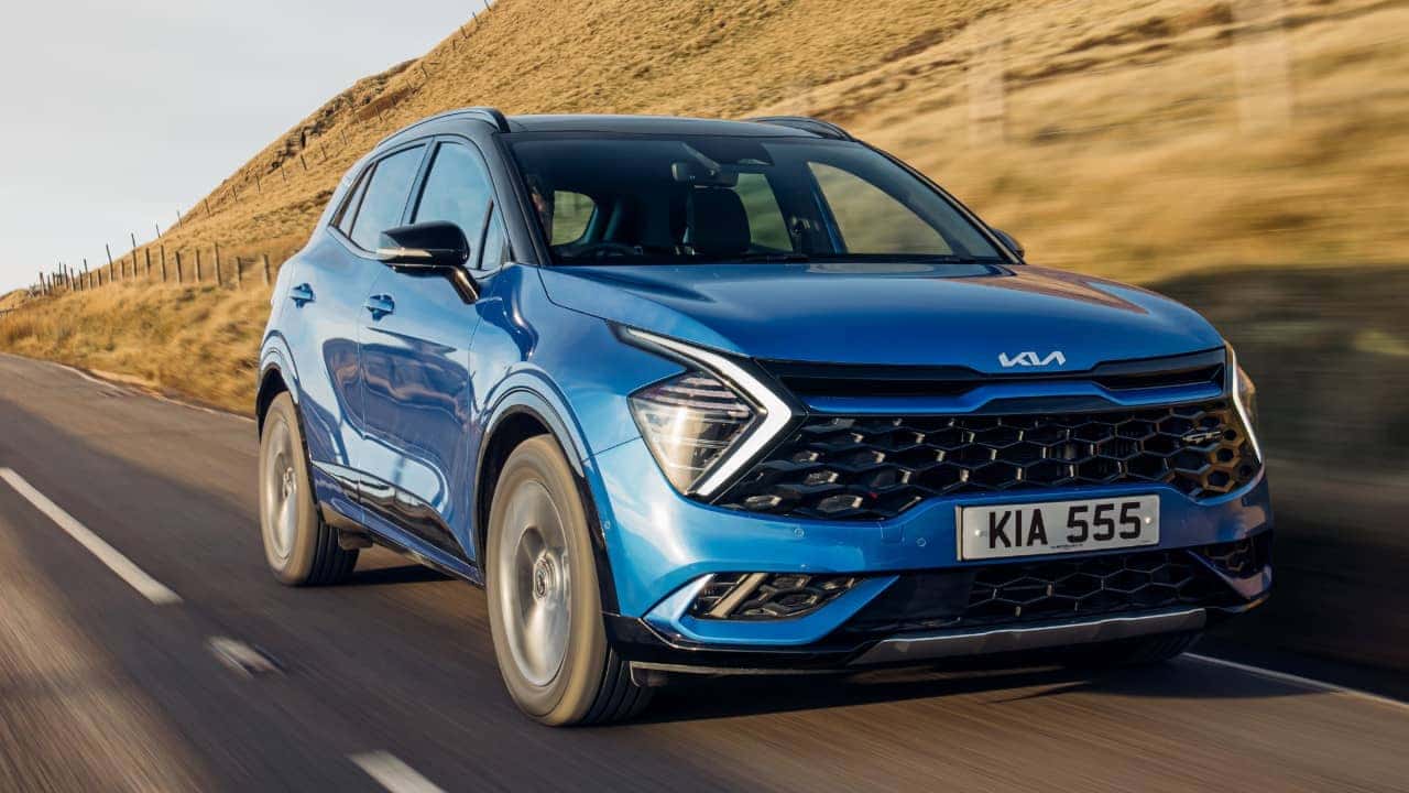 Kia Sportage in Blue Driving