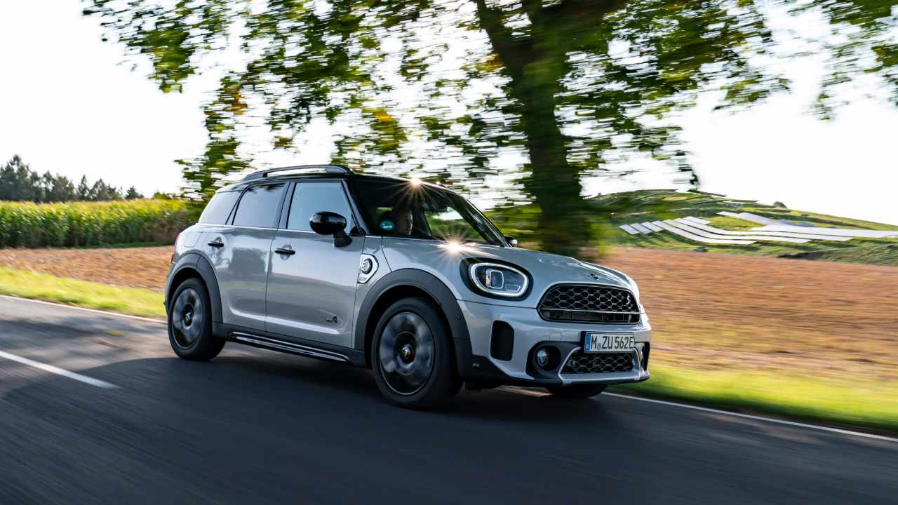 Silver MINI Countryman PHEV Exterior Front Driving