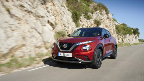 Nissan Juke Driving