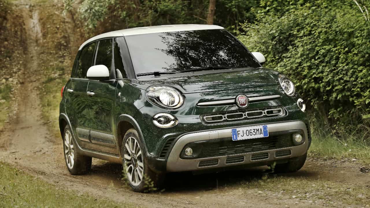 Fiat 500L Driving