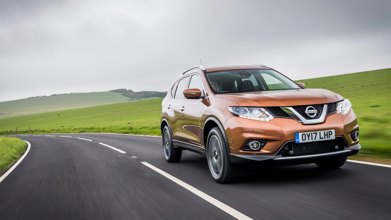 Nissan X-Trail Exterior Front Driving