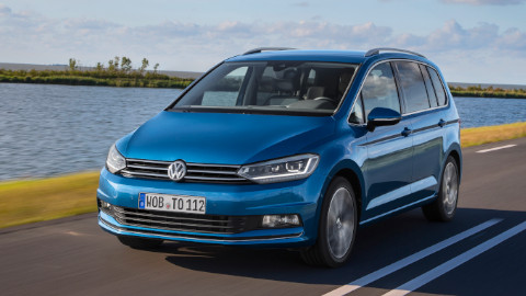 Volkswagen Touran Exterior Front Driving
