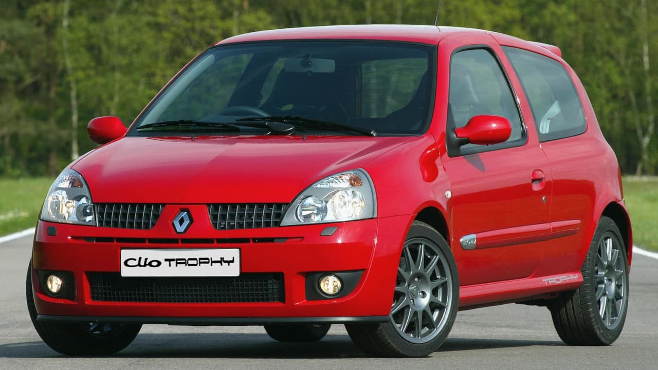 Red Renault Clio II Renault Sport Exterior